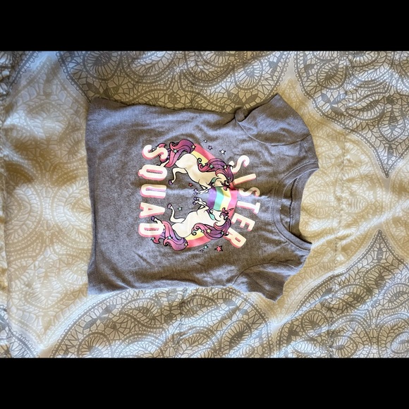 Grey sister squad tee